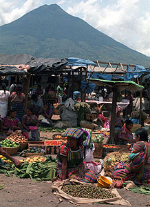 ENTRE VOLCANES. Antigua Guatemala