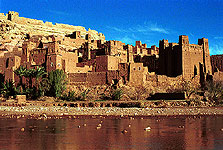 MAS ALLA DEL ATLAS. Arquitectura de adobe en Marruecos