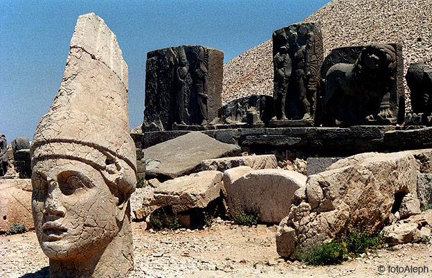 NEMRUT DAGI. La montaña de los gigantes