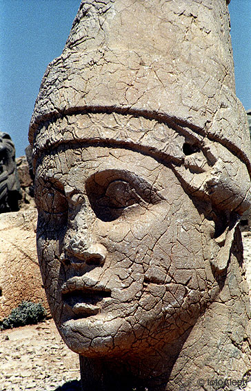 NEMRUT DAGI. La montaña de los gigantes