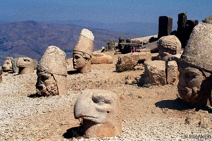 NEMRUT DAGI. la montaña de los gigantes