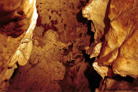 Cueva-sima de Usede (Andia, Navarra)