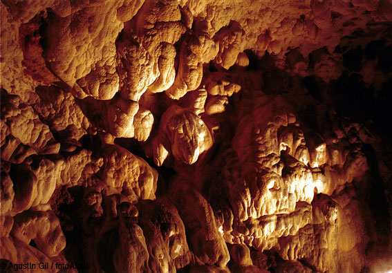 Cueva-sima de Usede (Andia, Navarra)