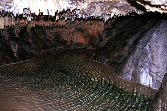 Cueva de Los Cristinos (Urbasa, Navarra)