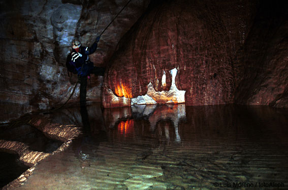 Cueva de Arleze (Urbasa, Navarra)