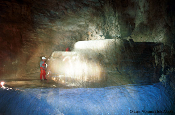 Cueva de Arleze (Urbasa, Navarra)