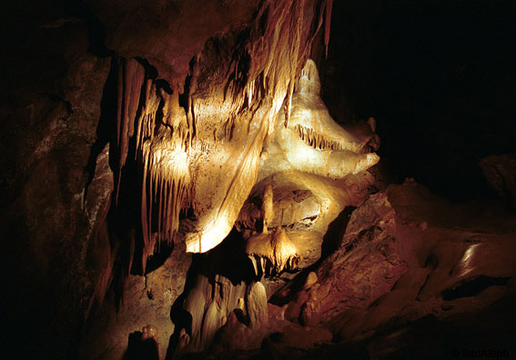 Cueva de Mendukilo (Astiz, Navarra)