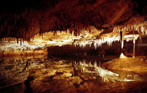 Cueva de Akuandi (Urbasa, Navarra)