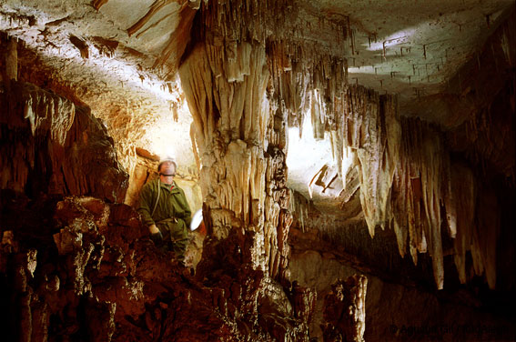 Cueva de Noriturri (Urbasa, Navarra)