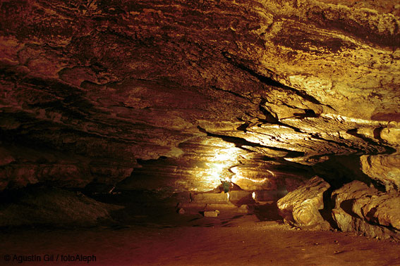 Cueva de Noriturri (Urbasa, Navarra)
