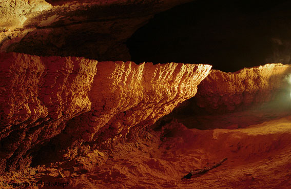 Cueva de Noriturri (Urbasa, Navarra)