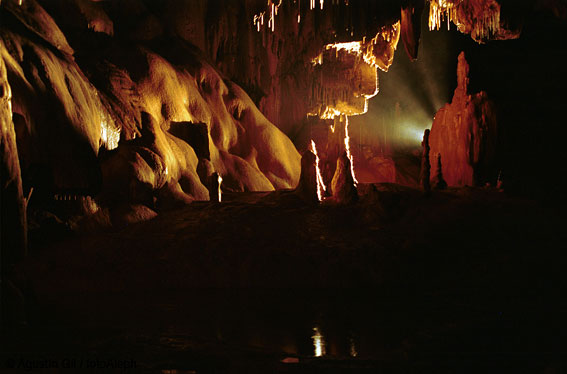 Cueva de Mendukilo (Astiz, Navarra)