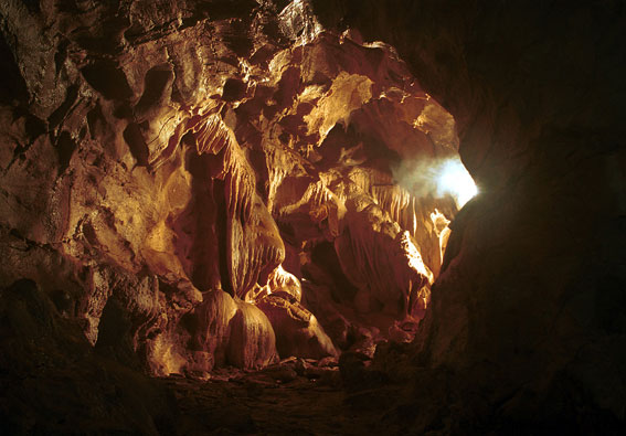 Cueva de El Carlista (valle de Sorogain, Navarra)
