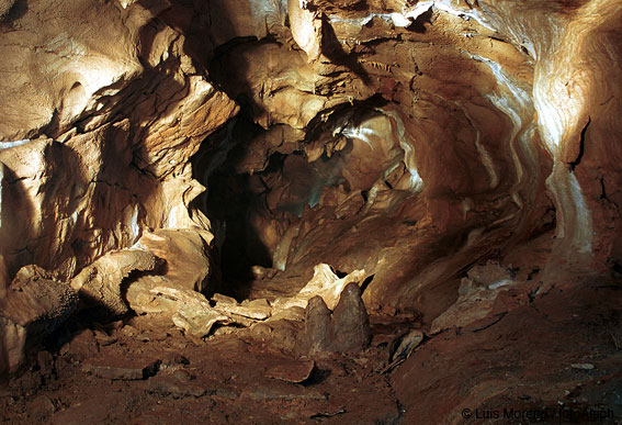 Cueva de El Carlista (valle de Sorogain, Navarra)