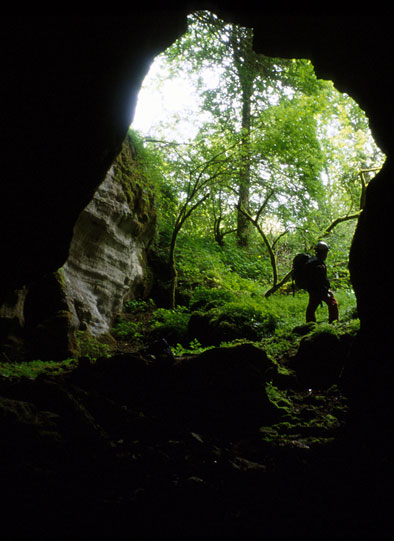 Cueva de Aginiekolezia (falla de Lizarraga, Navarra)