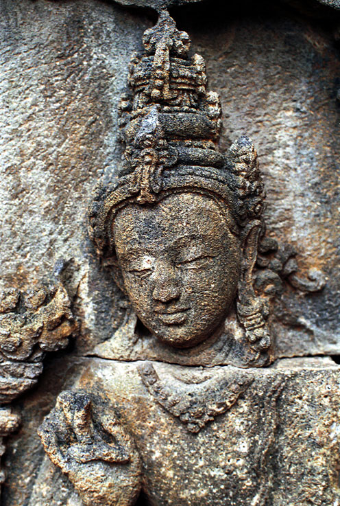 BOROBUDUR. La huella de Buda en Java